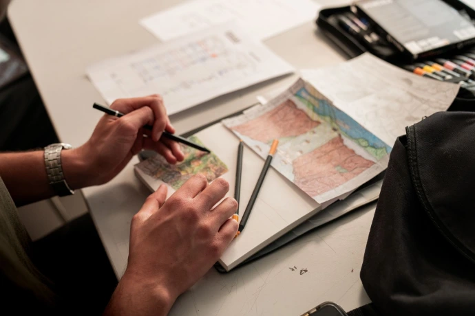 Étudiants de l'ENAAI en atelier